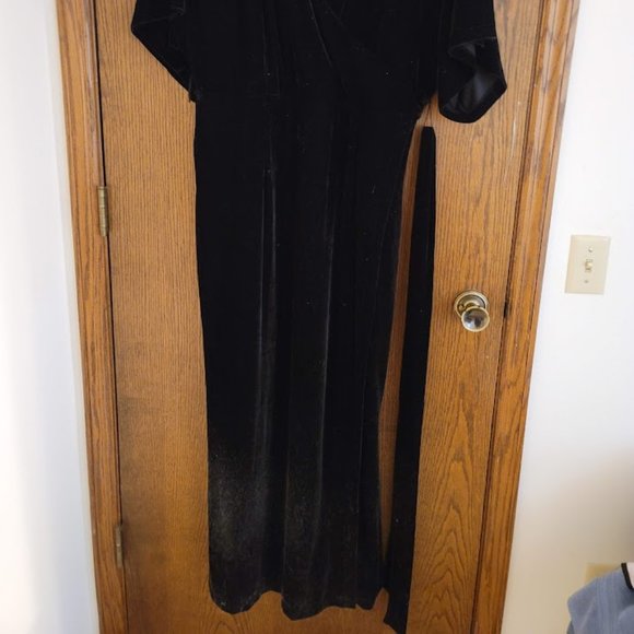 Black Velvet Modcloth x Collectif Wrap Dress with Slit-Size 16 - Picture 3 of 5